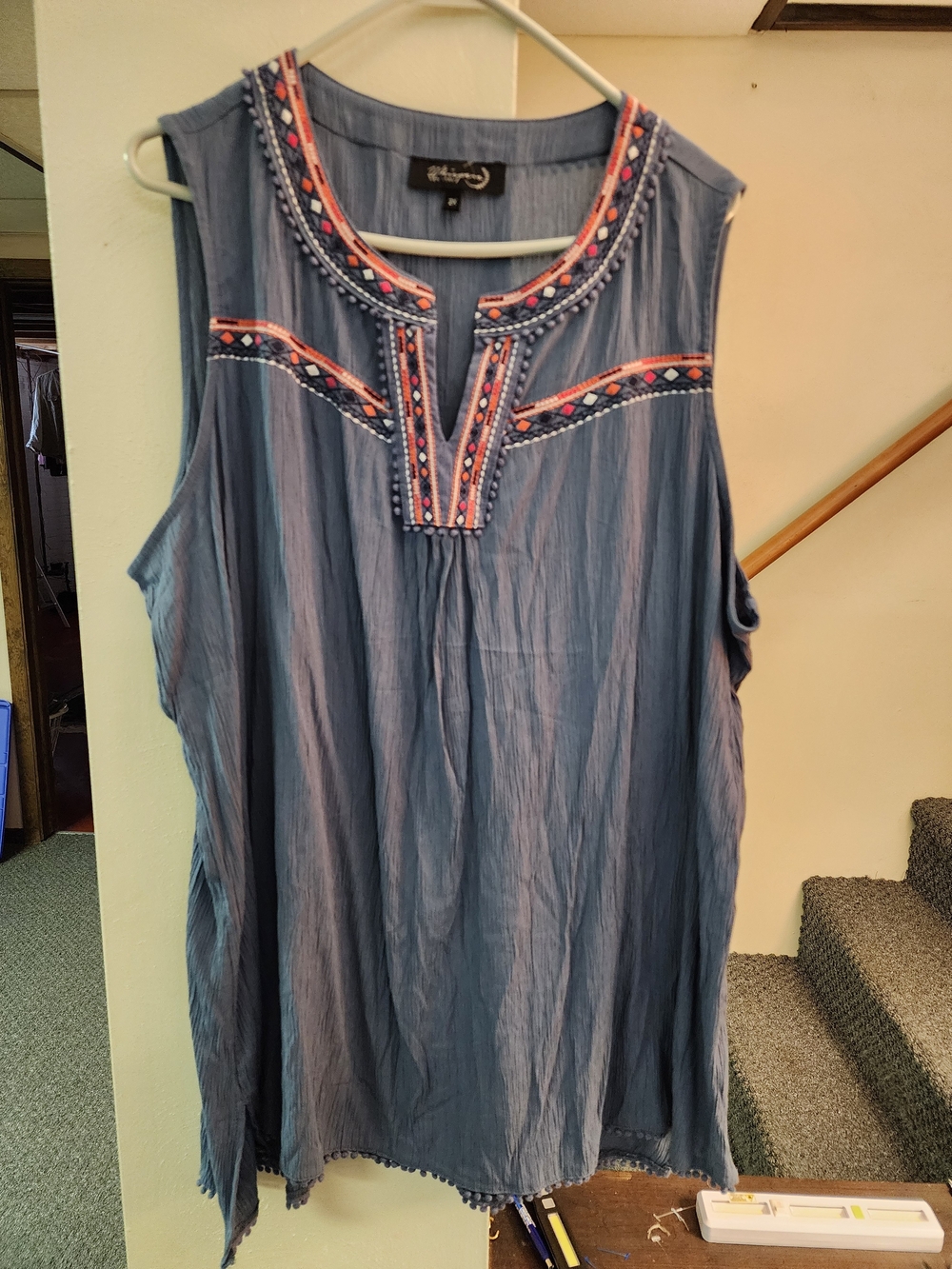 Whispers NY 2x Blue Embroidered Sleeveless Tunic Top